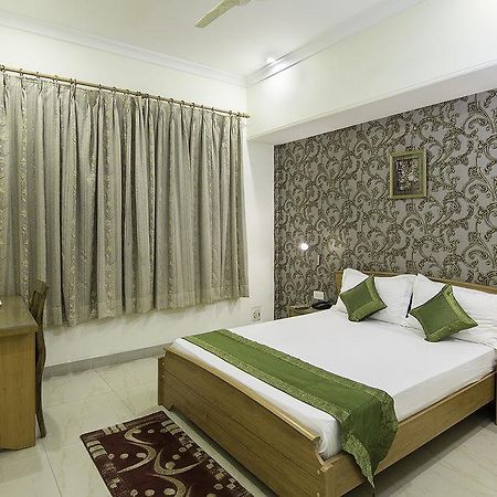 Treebo Palm Tree Palam Vihar Hotell Gurgaon Eksteriør bilde
