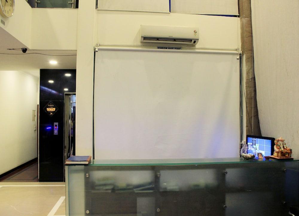 Treebo Palm Tree Palam Vihar Hotell Gurgaon Eksteriør bilde