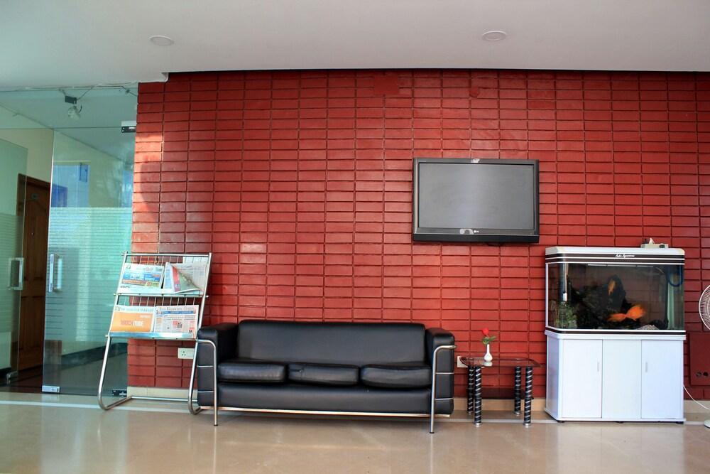 Treebo Palm Tree Palam Vihar Hotell Gurgaon Eksteriør bilde