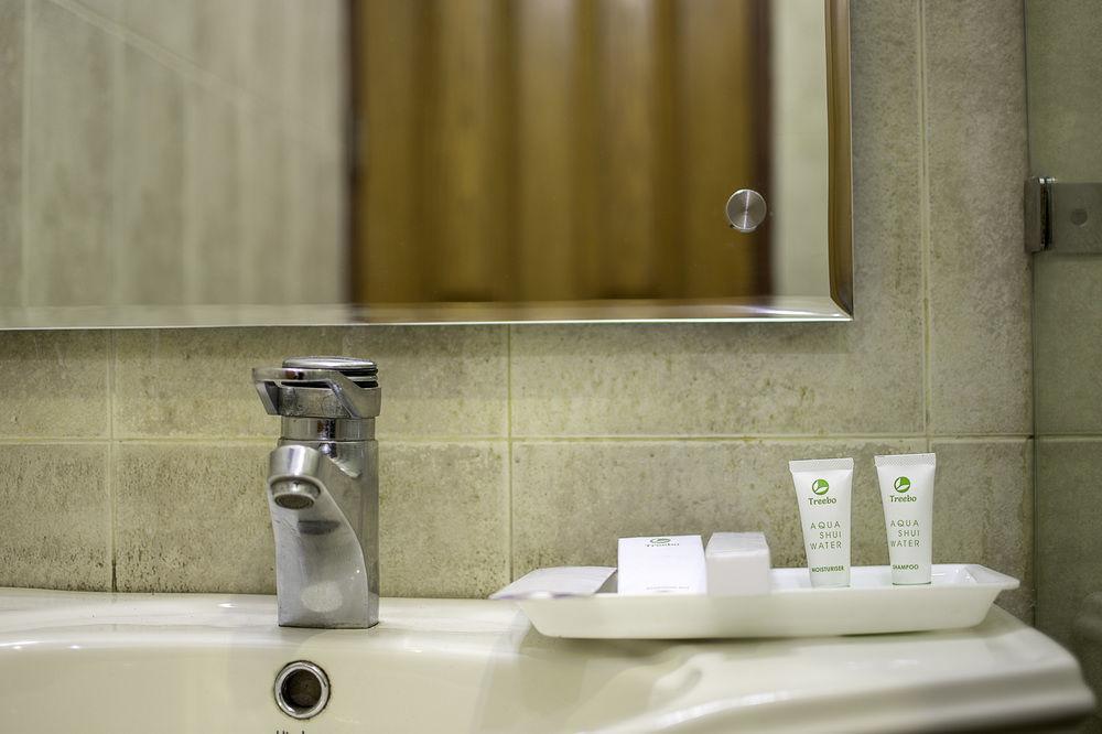 Treebo Palm Tree Palam Vihar Hotell Gurgaon Eksteriør bilde